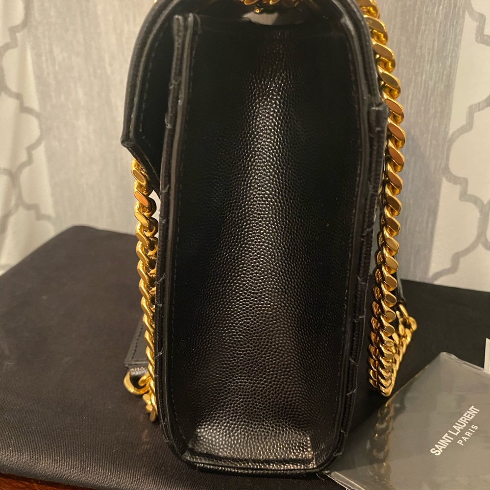 Saint Laurent Medium Envelope Bag in Black - Picture 7 of 13